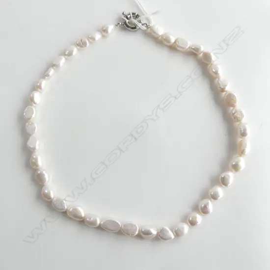 GRADUATED FRESH WATER BAROQUE PEARL NECKLACE