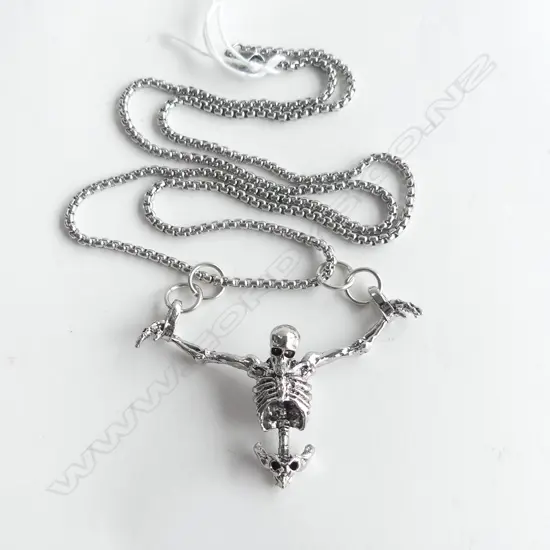 NOVELTY SKELETON NECKLACE