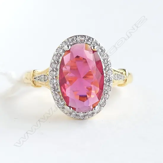COSTUME RING w CENTRAL RED CZ SIZE R
