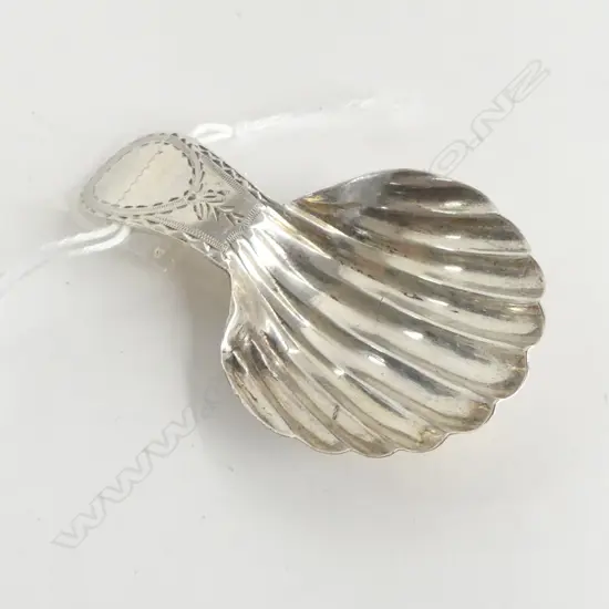 STG SILVER CADDY SPOON, LONDON C.1800 7gms