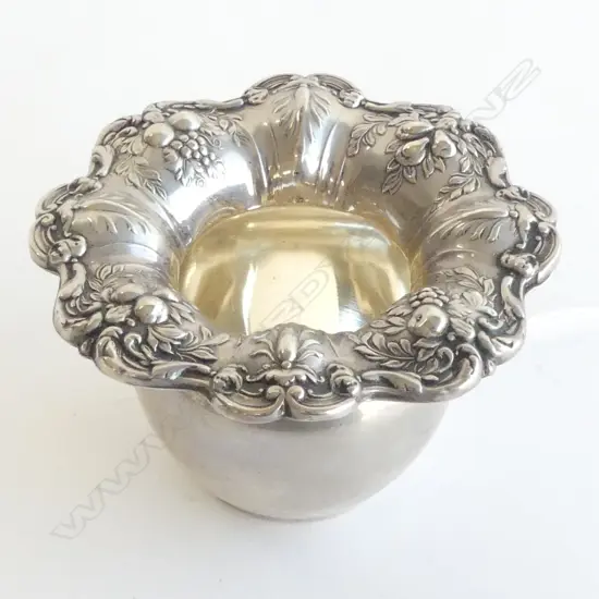 REED & BARTON STG SILVER VASE H.55mm 82gms