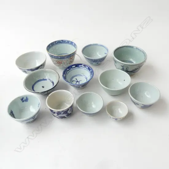 12 ASST. CHINESE B/W DISHES 75mm dia