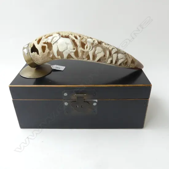 ORIENTAL BLACK BOX W. 320mm + CARVED HORN