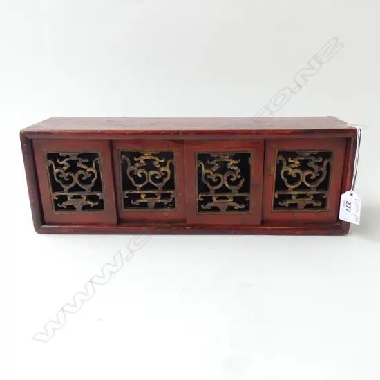 VINTAGE ORIENTAL RED LAQUER BOX w. 4 SLIDING DOORS 365x100x120mm