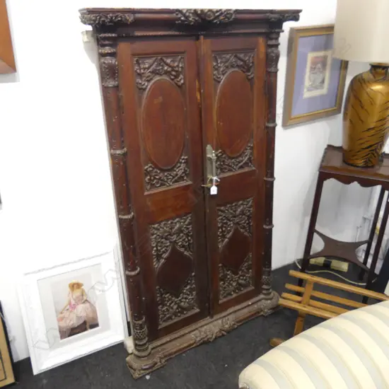 PR CARVED MAHOGANY DOORS, MIRROR BEHIND 870x190x1425mm