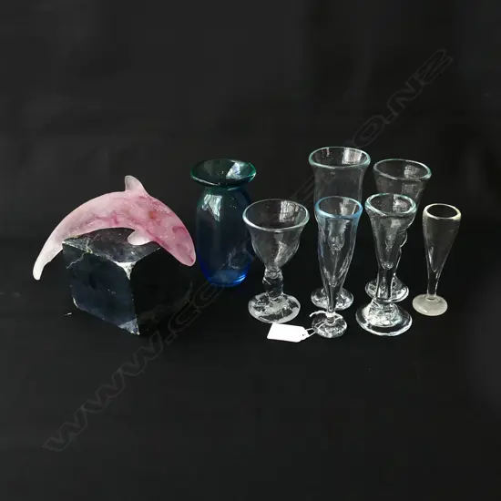 8 PCES ART GLASS; 6 DRINKING GLASSES, VASE, DOLPHIN H.125mm