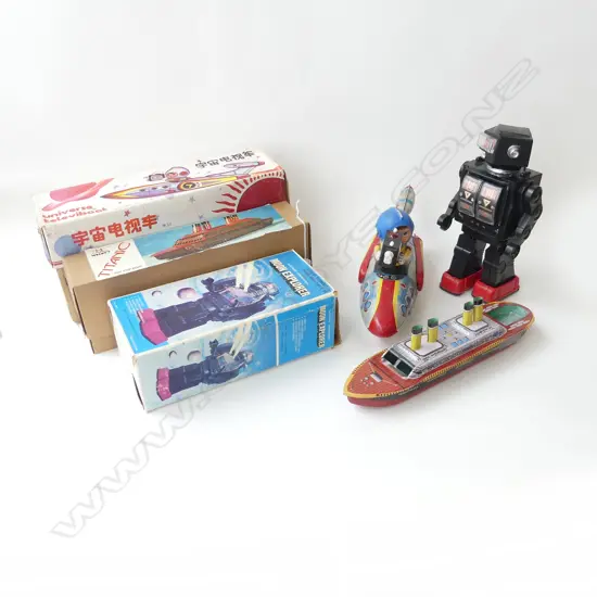 3 BOXED TOYS; MOON EXPLORER ROBOT, UNIVERSE TELEVIBOAT, WEBLY TITANIC
