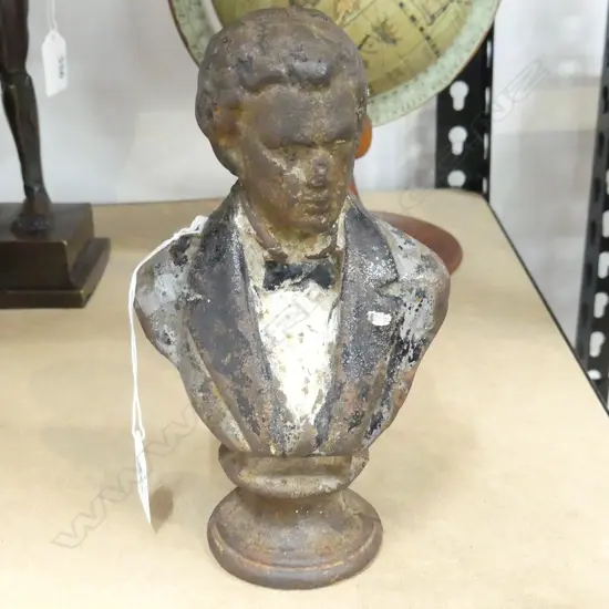 HEAVY CAST IRON BUST OF A GENTLEMAN H.210mm