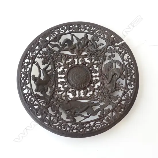 19TH CENTURY COALBROOKDALE CAST IRON PLATE CLASSICAL SCENES, D.220MM