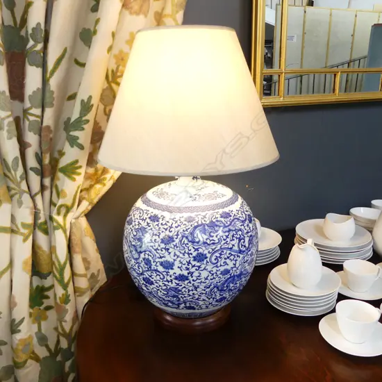 ORIENTAL B/W TABLE LAMP H.670mm