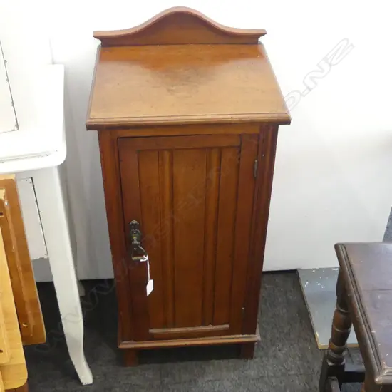 MAHOGANY BEDSIDE CABINET 370x330x835mm