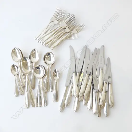 65-PC SHEFFIELD SILVER PLATED CUTLERY SET, COMPLETE 9-PLACE SETTING comprising: