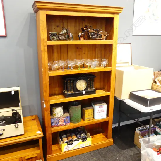 LG WOODEN BOOKCASE 1000x330x1820mm