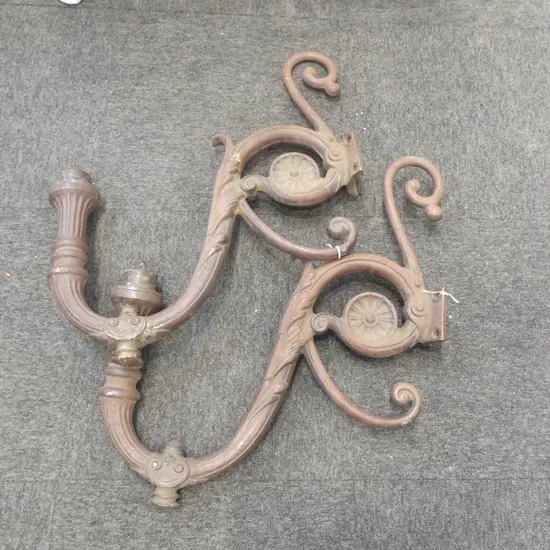 PR VICTORIAN CAST IRON LIGHT FITTINGS H.700mm W.600mm