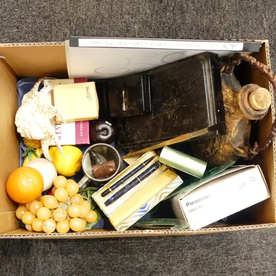 TRAY OF COLLECTABLES INCLDS NEW LUMIC CAMERA, IAN FIRTH HANGING POT, VINTAGE PENS ETC