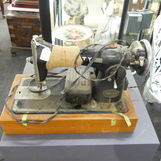 ANTIQUE 'UNITY' SEWING MACHINE W.450mm