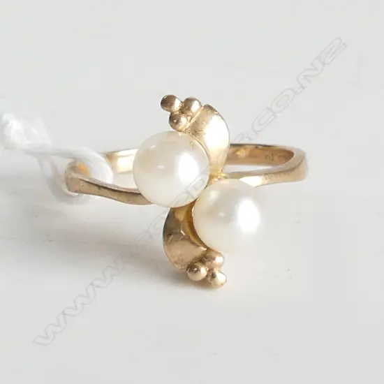 9ct GOLD CULTURED PEARL RING, 2.6gm, SIZE M