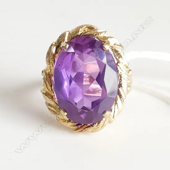 9ct PURPLE STONE DRESS RING, 5gm, SIZE L