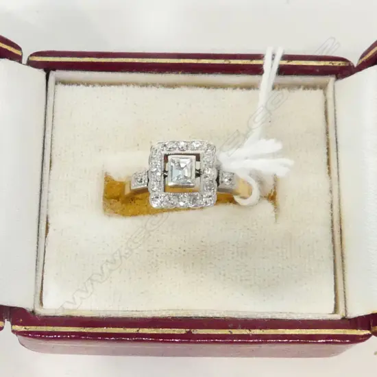 18CT DIAMOND RING SIZE M