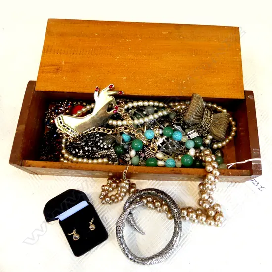 NZ NATIVE PAINTED BOX FULL OF COSTUME JEWLERY