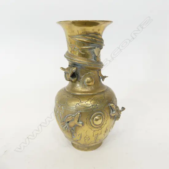 CHINESE BRASS VASE WITH DRAGON DECORATION H 240 MM
