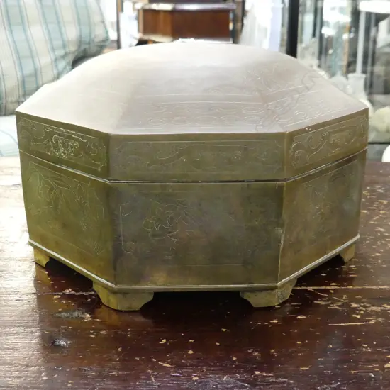 ANTIQUE CHINESE ENGRAVED BRASS LIDDED BOX. Dia.300mm