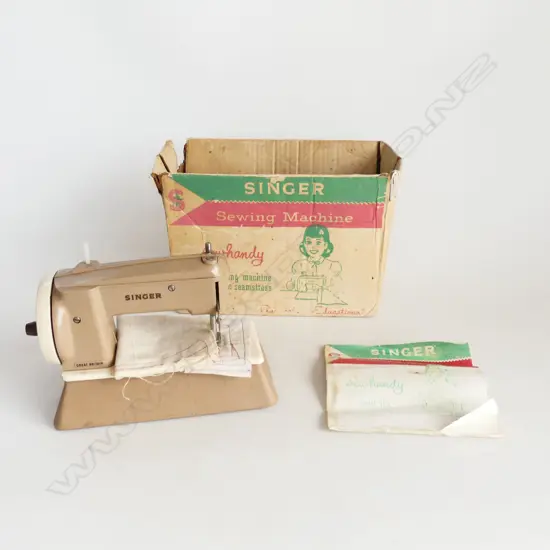SINGER 'SEWHANDY' MINIATURE SEWING MACHINE, IN ORIG. BOX