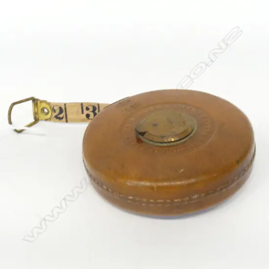 1939 AIR MINISTRY 50FT MEASURING TAPE BY JOHN RABONE & SONS BIRMINGHAM ENGLAND – EXCELLENT WORKING CONDITION D.120mm