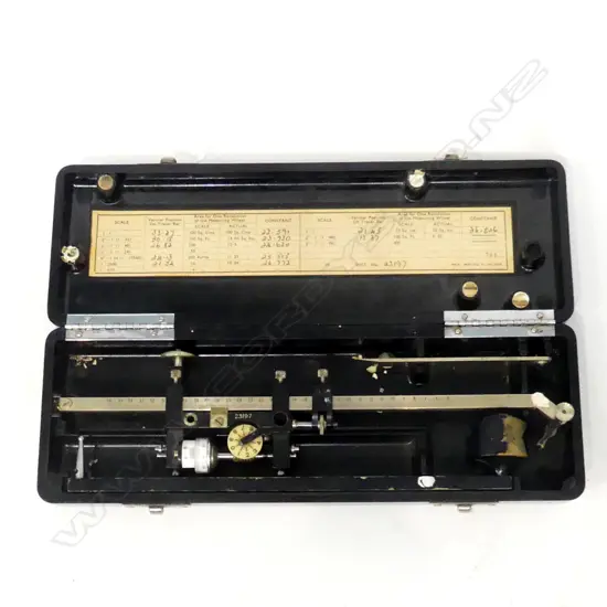 VINTAGE BRITISH ‘ALLBRIT’ PLANIMETER SCIENTIFIC INSTRUMENT IN CASE, L.245mm