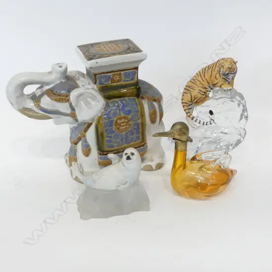 4 PCES; ART GLASS DUCK DECANTER, WHITE SEAL, TIGER ON GLASS BASE H.250mm, ELEPHANT H.260mm