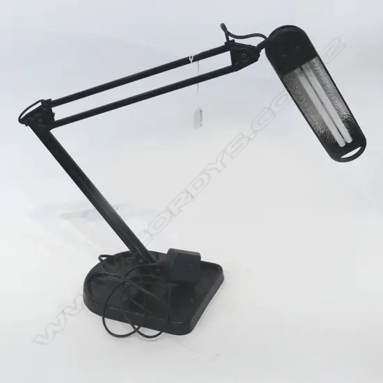 BLACK RETRO DESK LAMP