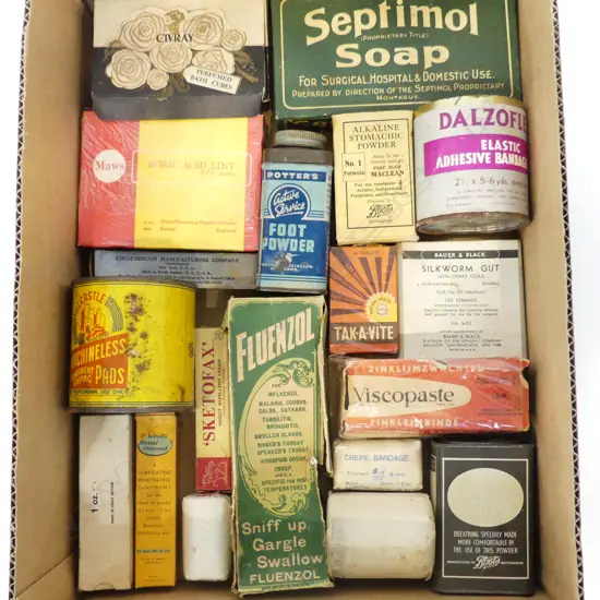 BOX OF ASSORTED VINTAGE PHARMACEUTICAL AND MEDICAL ITEMS & PACKAGING ETC