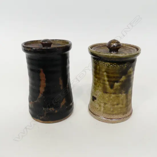 PAIR OF BARRY BRICKELL LIDDED JARS H 170 MM