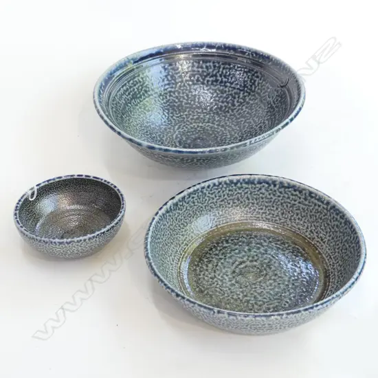 3 x JOHN WINEERA (TE HORO) SALT GLAE POTTERY BOWLS largest Dia.242mm