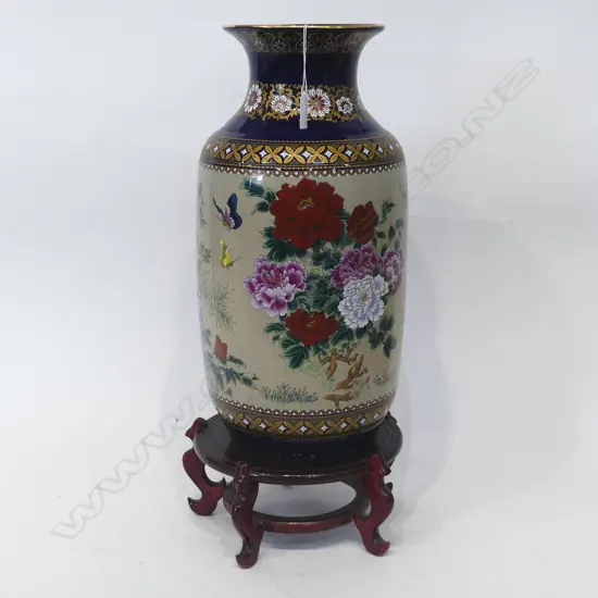 LG CHINESE VASE ON STAND H.570mm