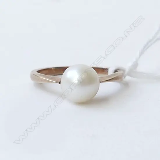 9CT GOLD SOLITAIRE PEARL RING, 2.7gms SIZE Q