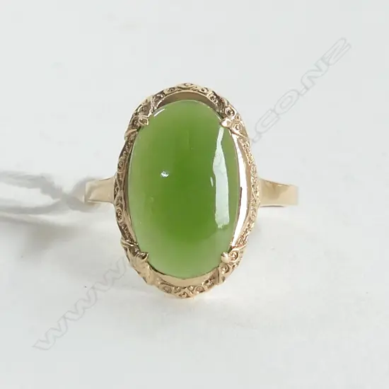 9CT GREENSTONE RING 3.7gms SIZE P