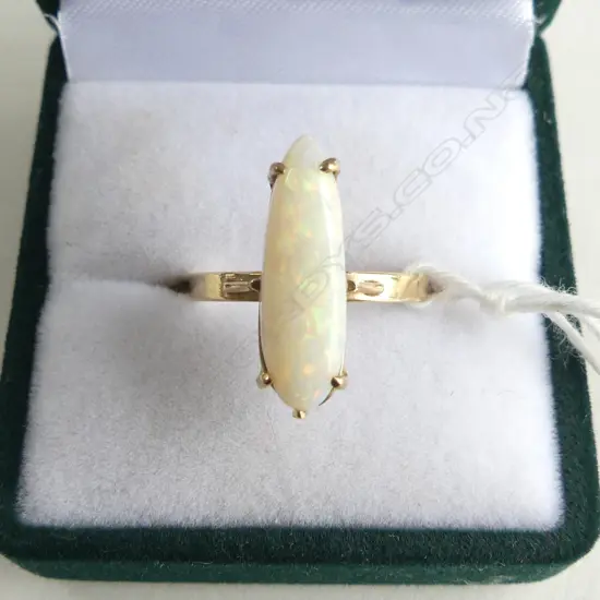 10ct MILK OPAL RING 2gm SIZE O
