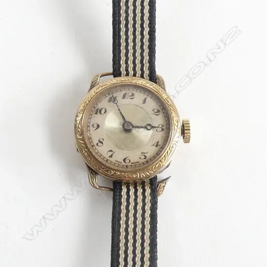 9CT GOLD LADIES WRISTWATCH