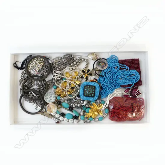 TRAY COSTUME JEWELLERY