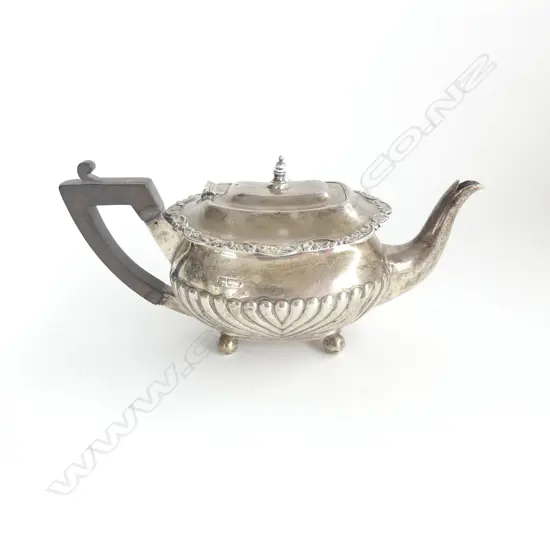 STG SILVER BATCHELORS TEAPOT, ( FAULT TO LID) LONDON 1898 304gms