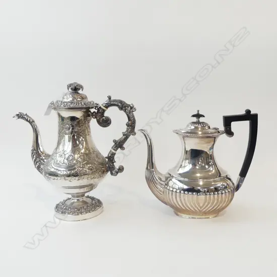 2 SILVER PLATE COFFEE POTS H.285mm (1 LID AF)