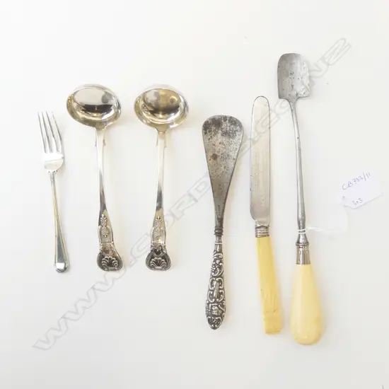 6 PCES; 3 STG CUTLERY 91grms, STILTON SCOOP L.245mm, KNIFE, SHOE HORN