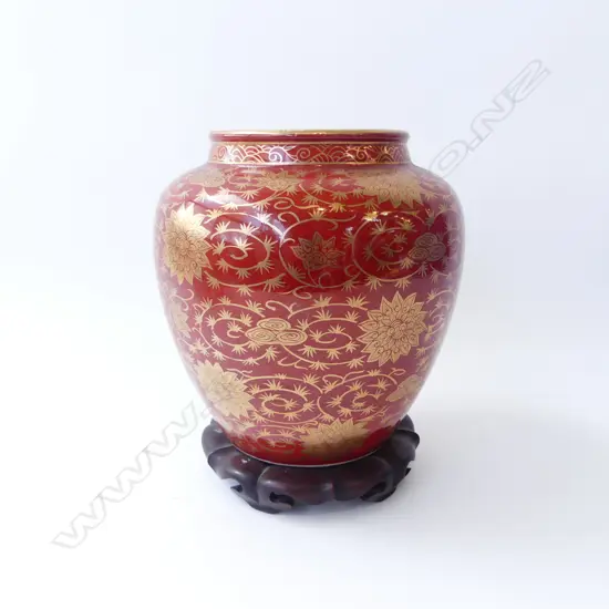 CHINESE VASE ON STAND H.210mm