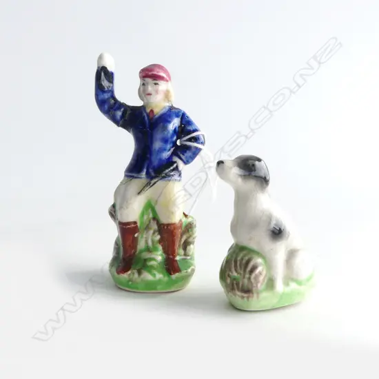 VINTAGE SALT & PEPPER COUNTRY WOMAN & DOG H.80 & 50mm (woman damaged)
