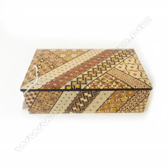 ORIENTAL INLAID WOODEN BOX W.255mm