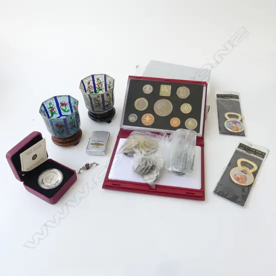 SMALL BOX COIN COLLECTION 2 CHINESE BEAKERS CIG LIGHTER BADGE ETC