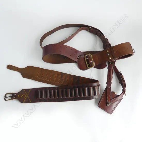 WW1 PERIOD OFFICERS SAM BROWNE BELT & SWORD FROG WITH LEATHER MUNITIONS BELT.