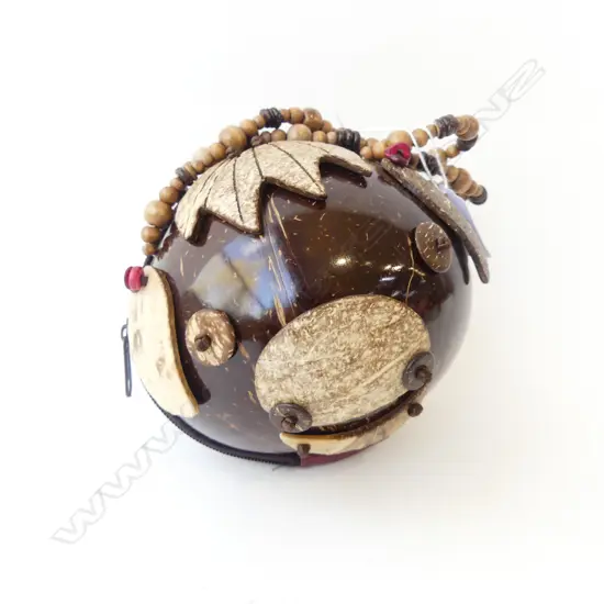 COCONUT SHELL PURSE