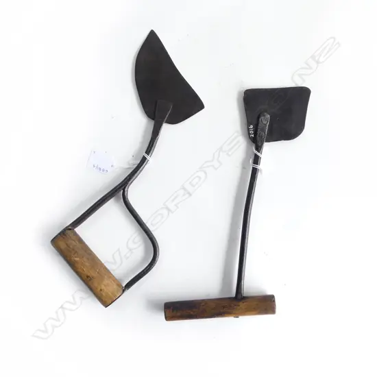 2 ANTIQUE HAND HELD TOBACCO KNIVES L.300mm